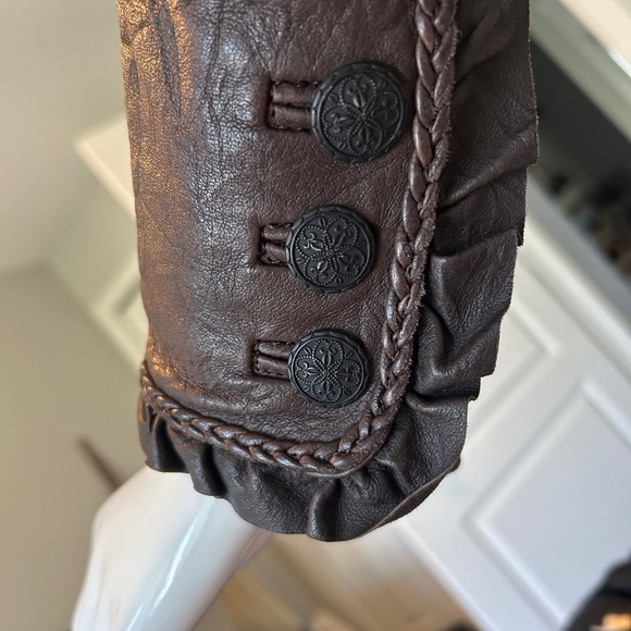 Ladie's Danier Leather Jacket Size XS - Picture 2 of 12